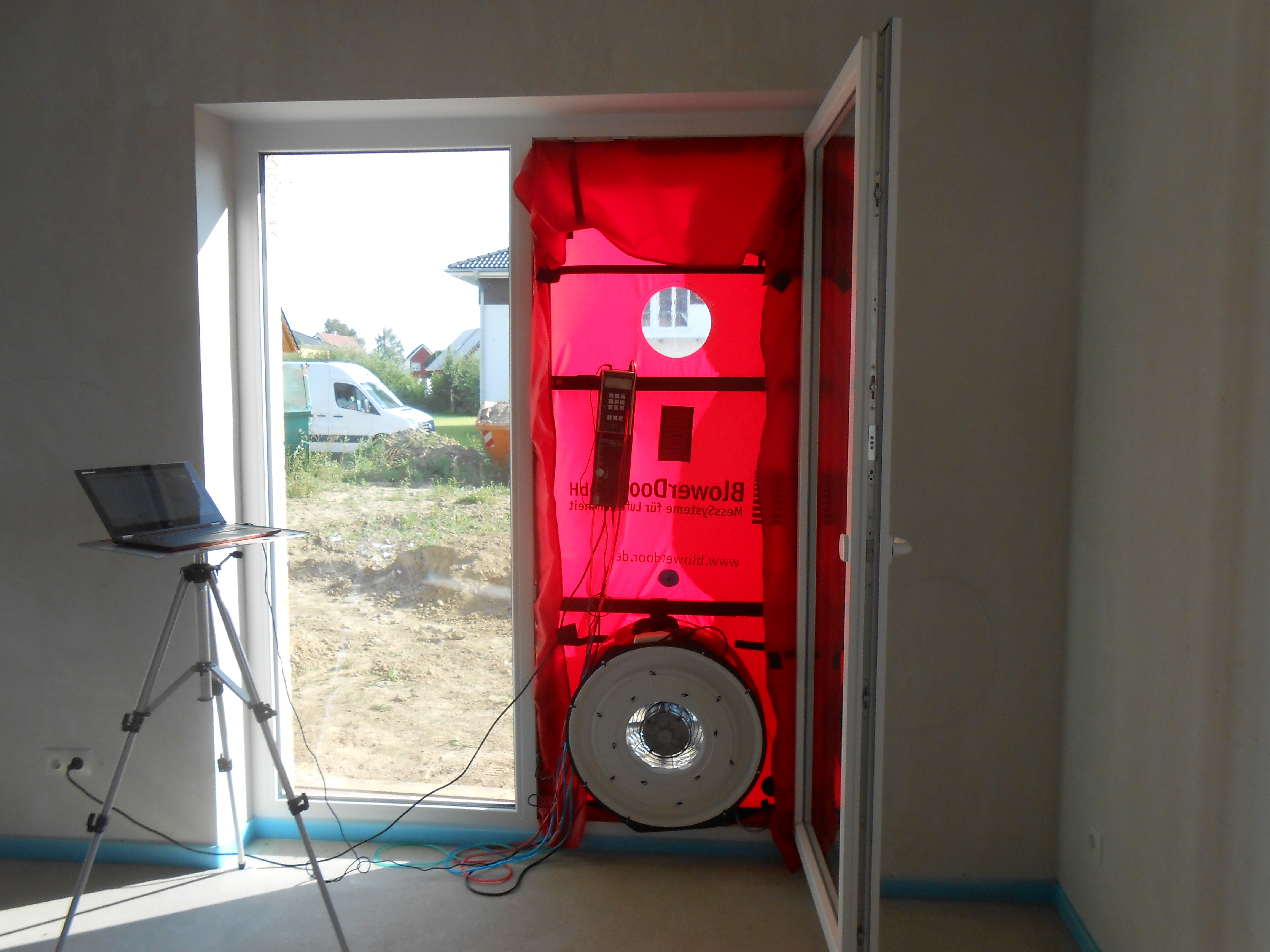 Zugluft nachweisen - BlowerDoor Test Bad Nenndorf