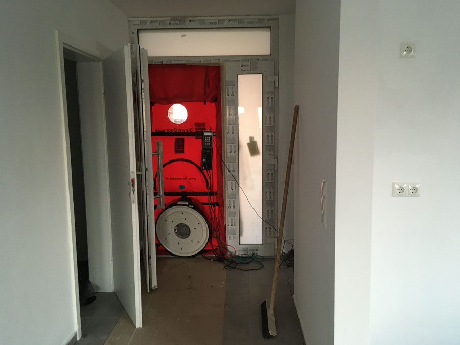 Zugluft nachweisen - BlowerDoor Test Langenhagen